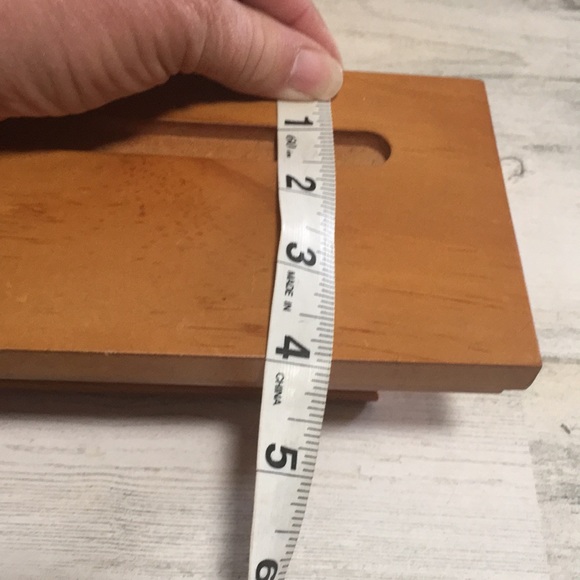 Set of two tan wooden shelves with plate cut out holder on top - Picture 4 of 5